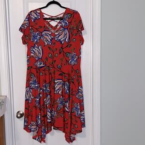 ⚡️ 3 for $30 ⚡️ Avenue Short Sleeve Floral Red Dress